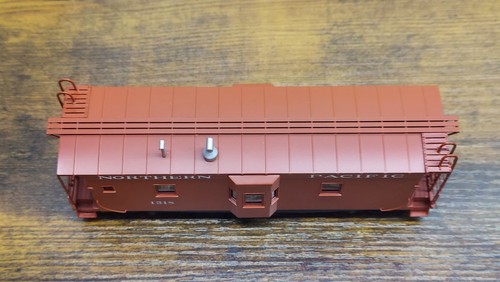 HO Brass W & R Enterprises Northern Pacific 36' Bay Window Caboose Painted #1518 - Picture 11 of 13