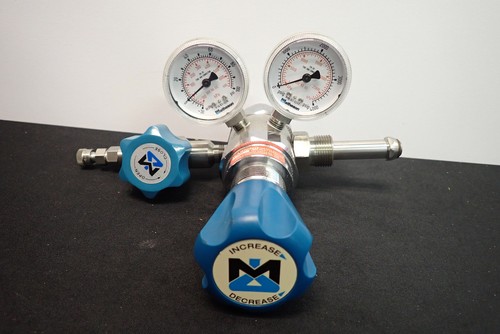 Matheson M3813A-580-2U Gas Pressure Regulator