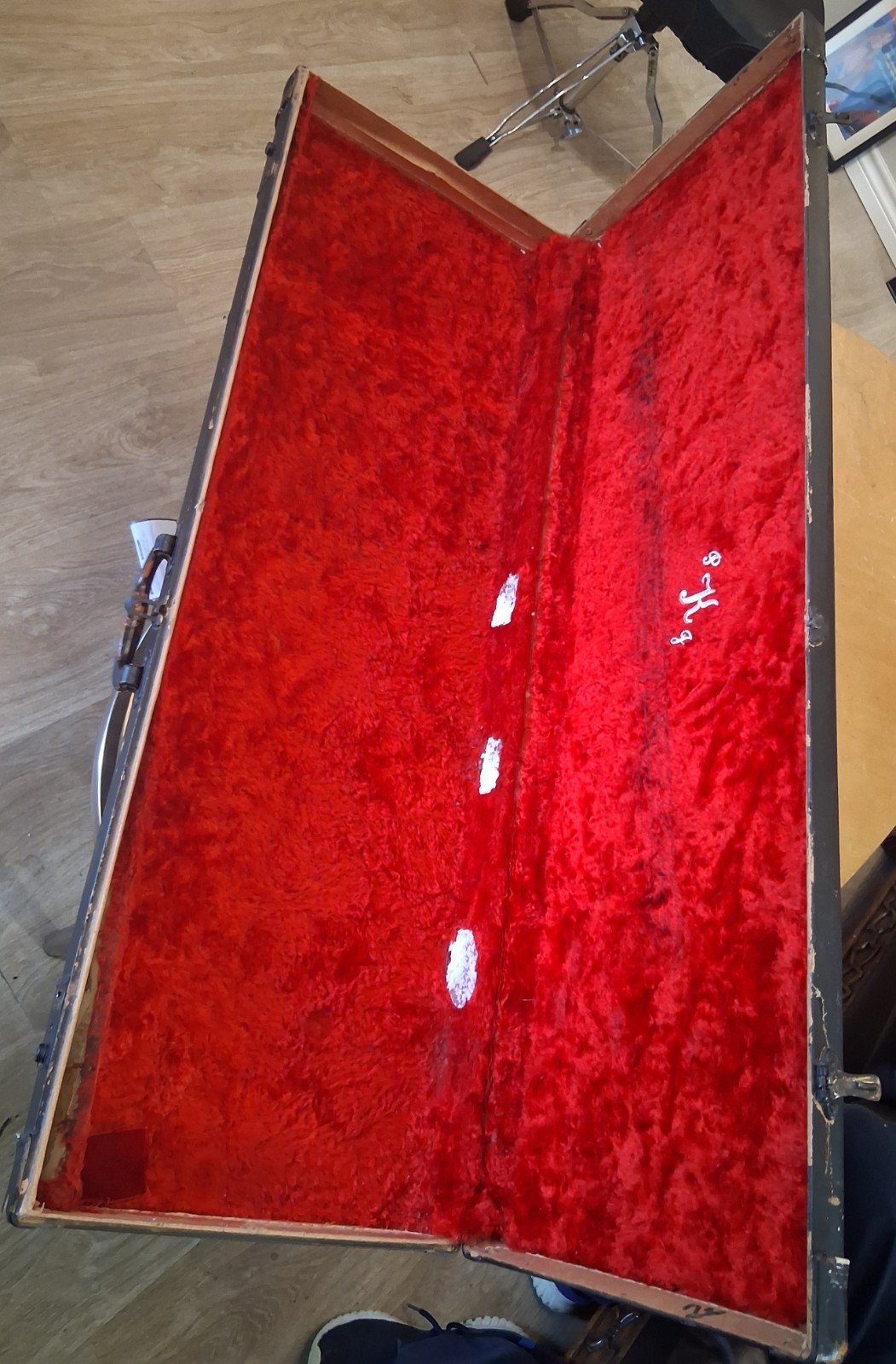 1956-57 Fender Musicmaster  (Painted Black ) Hardshell Case w / Red Plush Interior