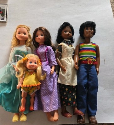 1973 Mattel Sunshine Family Black White Lot of 5 Dolls & Clothing