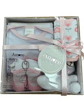 Amore Kris x Kids Baby Gift Set Bodysuit Bib Socks Toy 0-3 Months