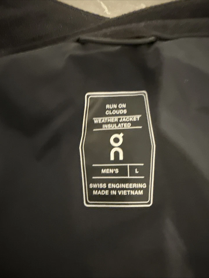 On Running  Men's Weather Jacket Insulated Size L - Image 3 of 4