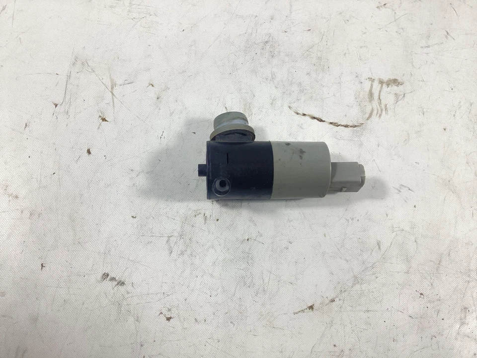 Land Rover Range Rover 2008-2012 bomba de lavado de parabrisas OEM. Foto 3 de 4