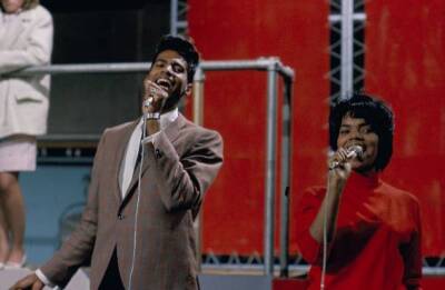 Inez And Charlie Foxx Perform On 'Ready Steady Go!' Tv Show 1968 Old Photo