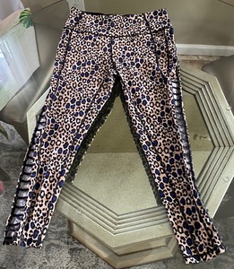 victoria secret leopard print leggings