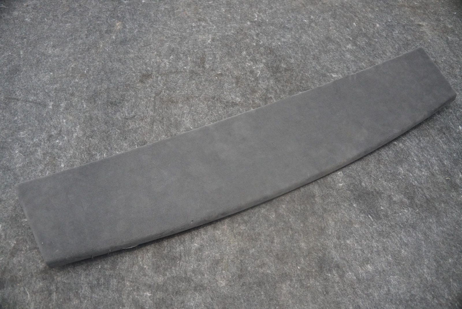 Rear Trunk Lid Gate Upper Center Trim Panel 4ML867606 Lamborghini Urus *Note*
