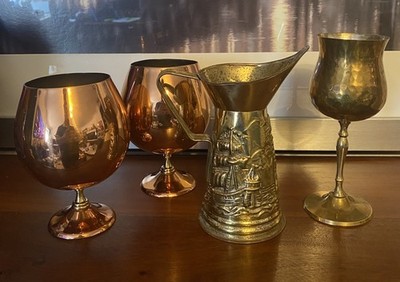 Kupfer & Messing Konvolut. Vintage Peerage Krug, 2 Kupferkelche, 1 Messingbecher