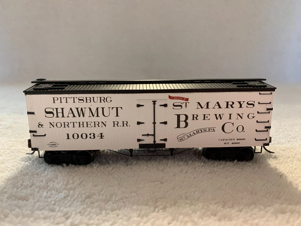 Roundhouse #84156 HO Scale Pittsburgh Shawmut & Northern 36' Wood Reefer #10034 - Image 3 of 4