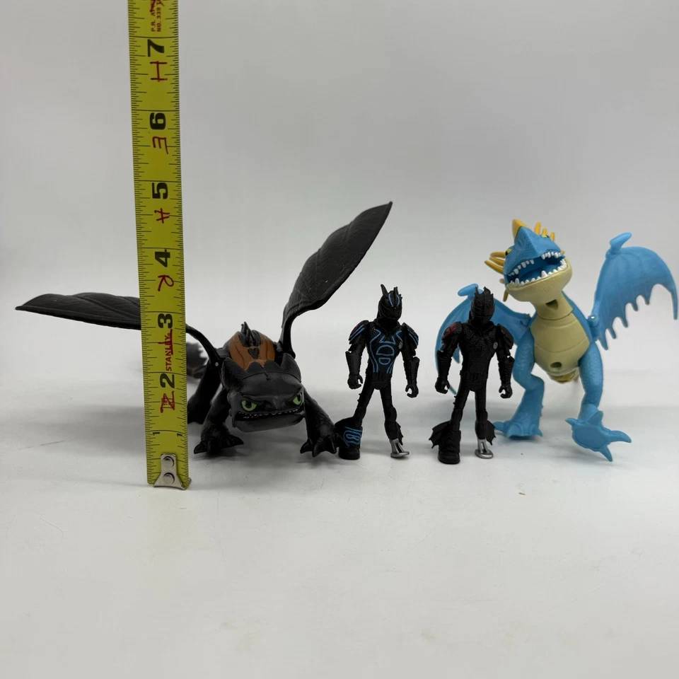 Lote de figuras Dreamworks Cómo entrenar a tu dragón sin dientes hipo mosca de la tormenta juguetes Foto 4 de 4