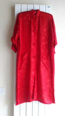 Vintage Chinese silk dressing gown, back width 58cm Vintage Chinese silk dressing gown, back width 58cm