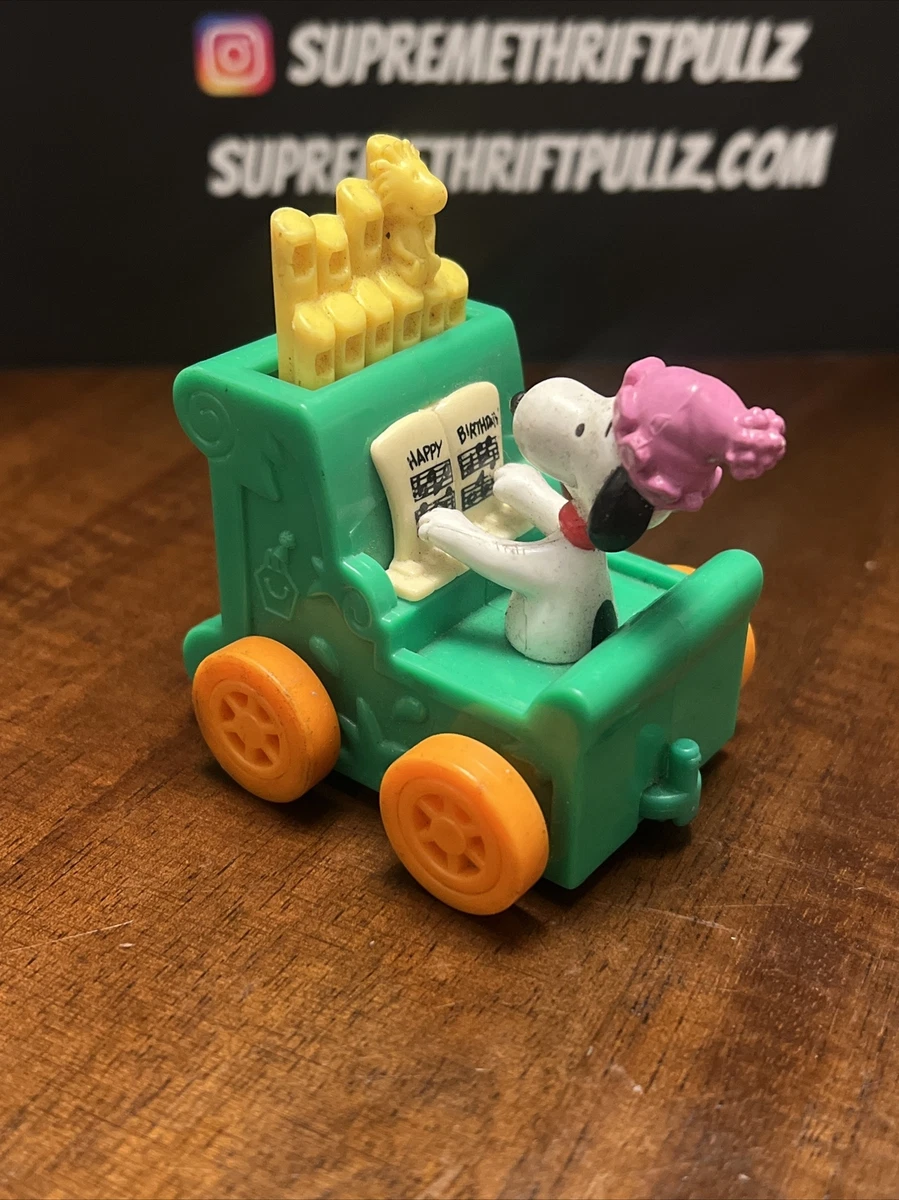 1972 Snoopy Woodstock Peanuts Happy Birthday Moving Organ Train Car Vintage