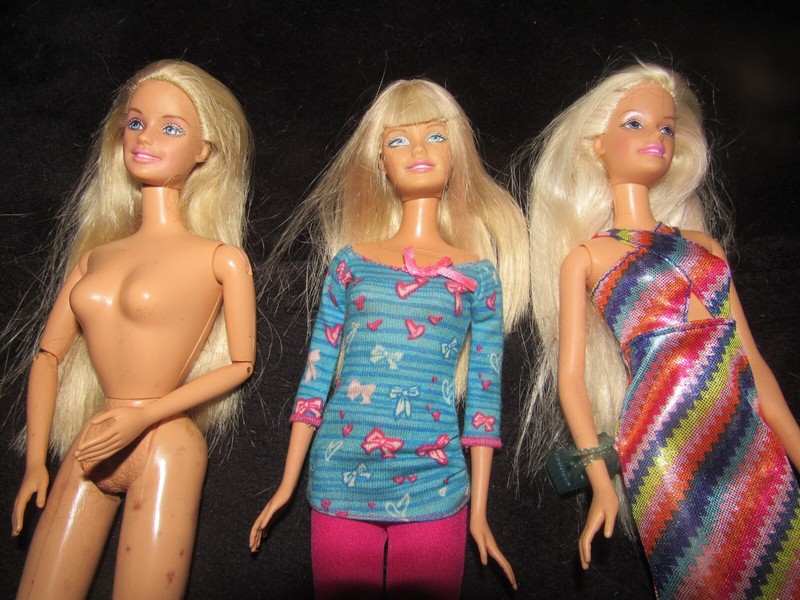 Barbie lot of 3- 2000 ? versions