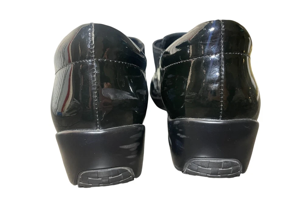 Zuecos para mujer COLE HAAN x NikeAir impermeables charol talla 8,5B Foto 3 de 4