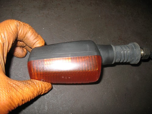 1992 TDM850 RIGHT FRONT TURN SIGNAL BLINKER YAMAHA TDM 850 XJ600 FZR1000 - Picture 4 of 6