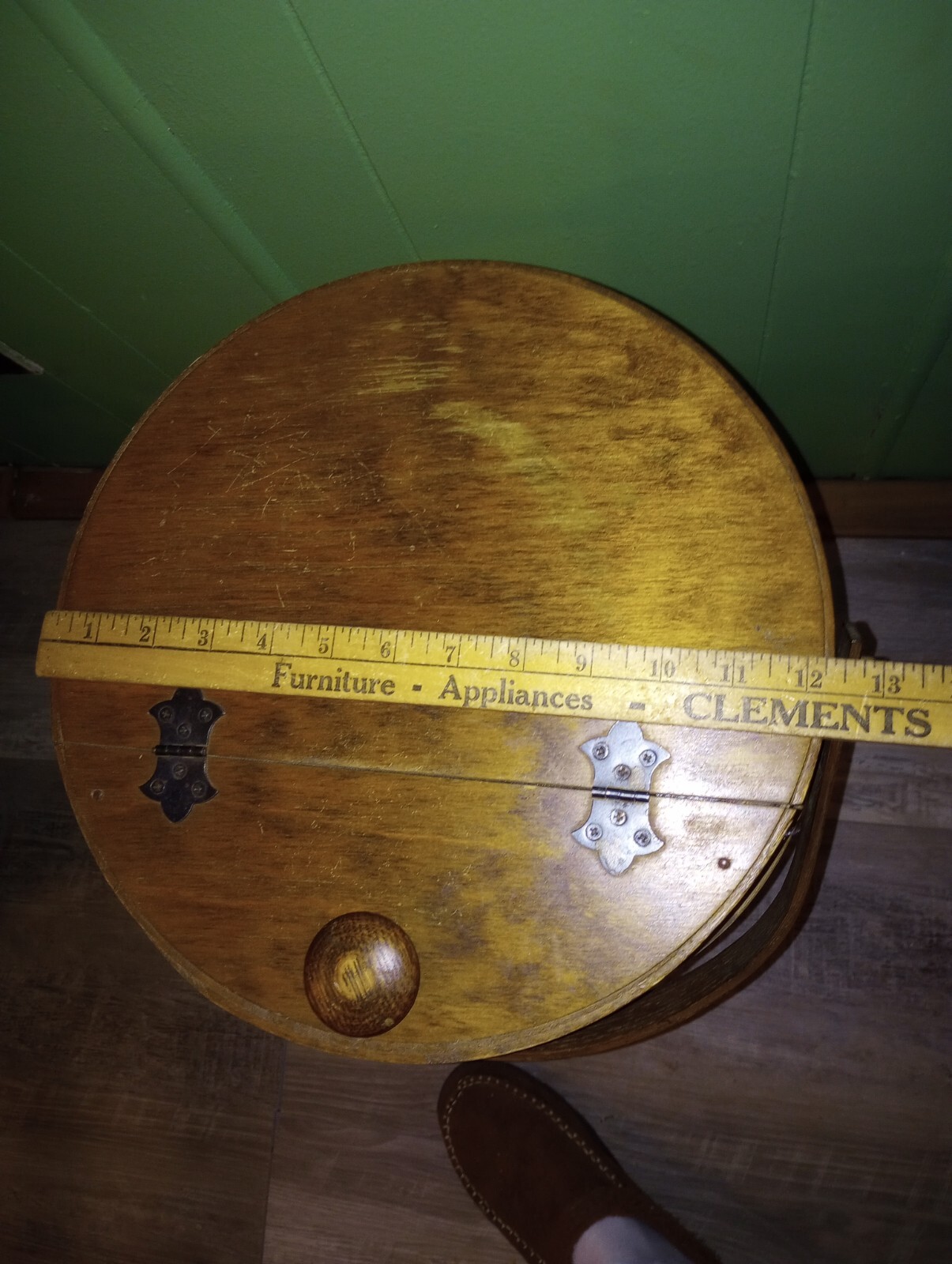 VTG ROUND WOOD RINGED BARREL 3-LEG SEWING BOX STORAGE LID W/HANDLE-SEE DETAILS 