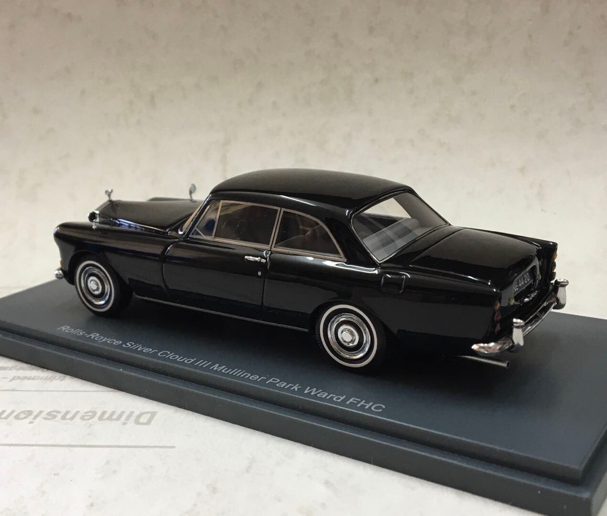 NEO 1/43 Scale Resin Model Rolls Royce Silver Cloud III