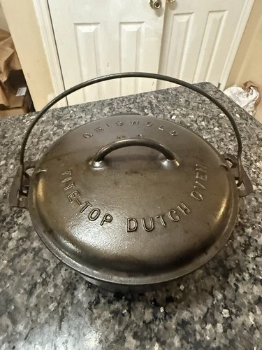 VINTAGE 1920 GRISWOLD CAST IRON DUTCH OVEN NO 8 TITE TOP LID A2551