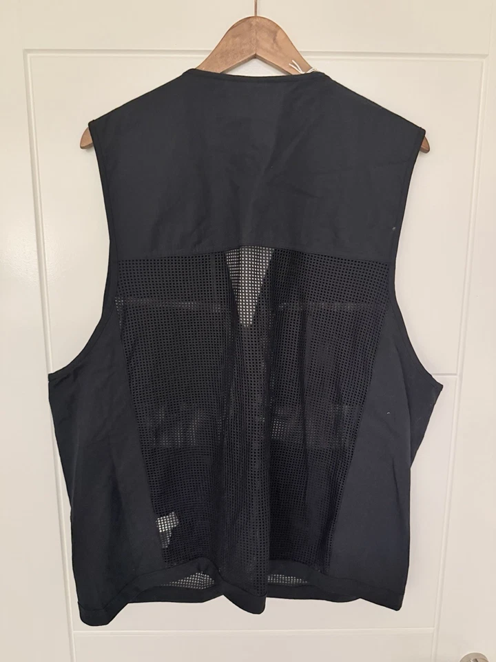 Gymshark Running /fishing / Sports /work Vest With Pockets Black Large - Image 3 of 3