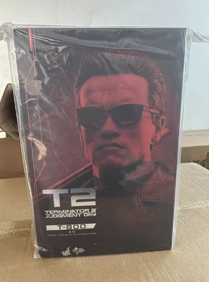Hot Toys MMS795: 1/6 Scale T-800 2.0 "Terminator 2" Action Figure, In Stock - Image 3 of 4