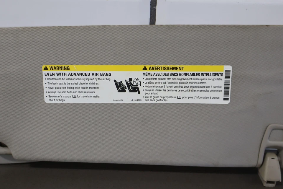 07-14 Parasoles interiores Chevy Suburban OEM (par izquierda/derecha) neutros Foto 4 de 4