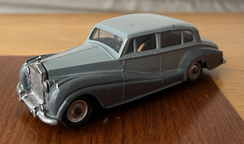 Vintage Dinky Toys By Meccano - 150 - Rolls-Royce Silver Wraith - Restored - image 2 of 4