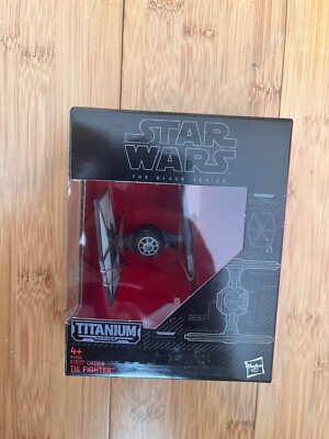BRANDNEU IN VERPACKUNG STAR WARS BLACK TITAN SERIE 13 ERSTE ORDNUNG KRAWATTE FLUGZEUG ZERNSCHIFF FAHRZEUG