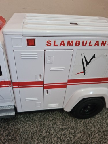 WWE Wrekkin Slambulance Veicolo Ambulanza Camion Wrestling Mattel 2 - Foto 3 di 10