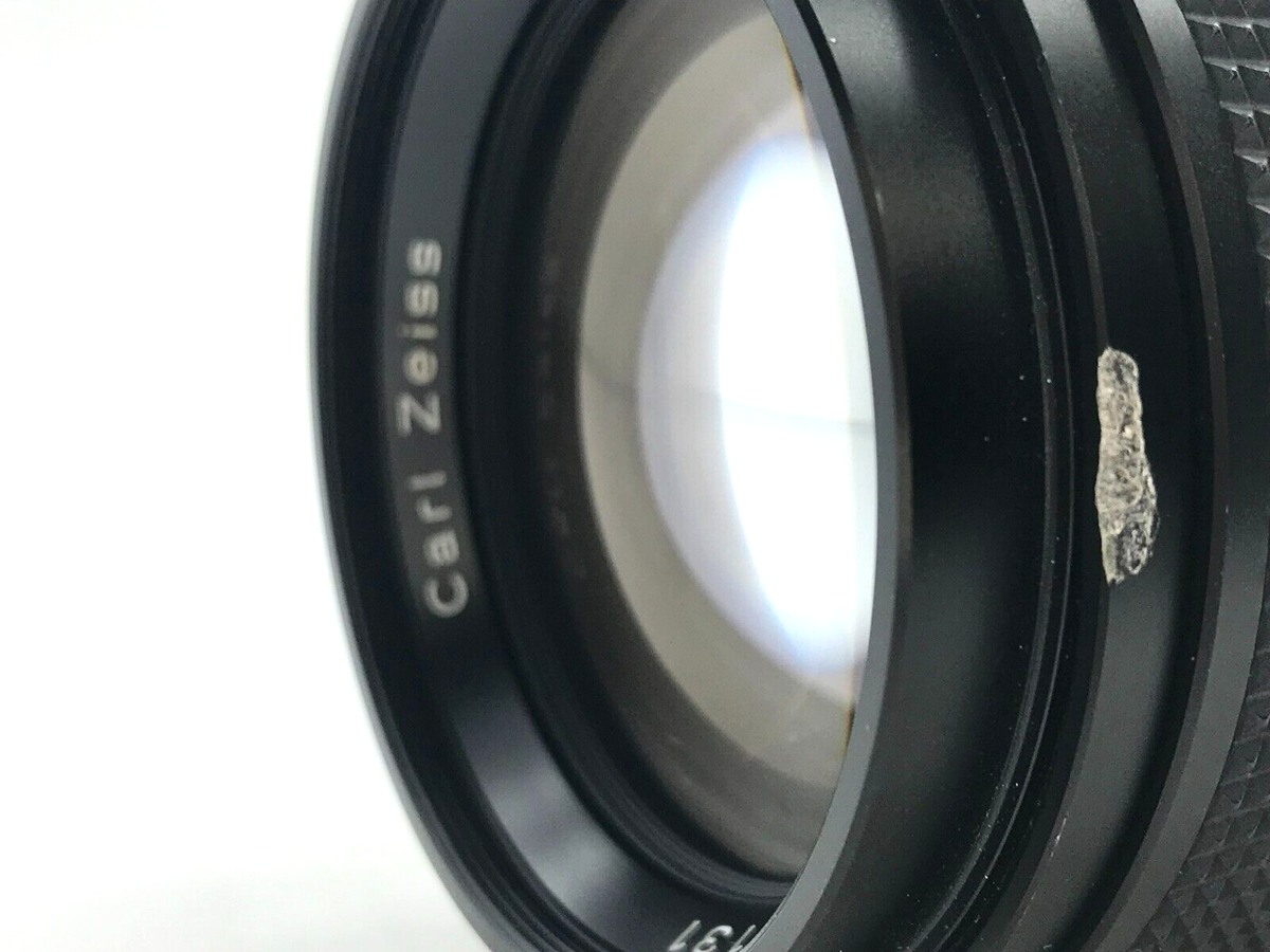 Contax Carl Zeiss Sonnar T* 135mm f/2.8 AEJ MF Lens Japan Contax Carl Zeiss Sonnar T* 135mm f/2.8 AEJ MF Lens Japan