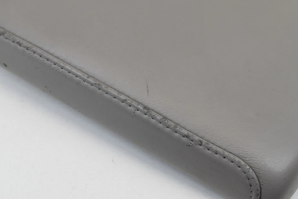 Cadillac STS 2006-2008 consola central beige cuero tapa reposabrazos OEM (ébano) Foto 2 de 4