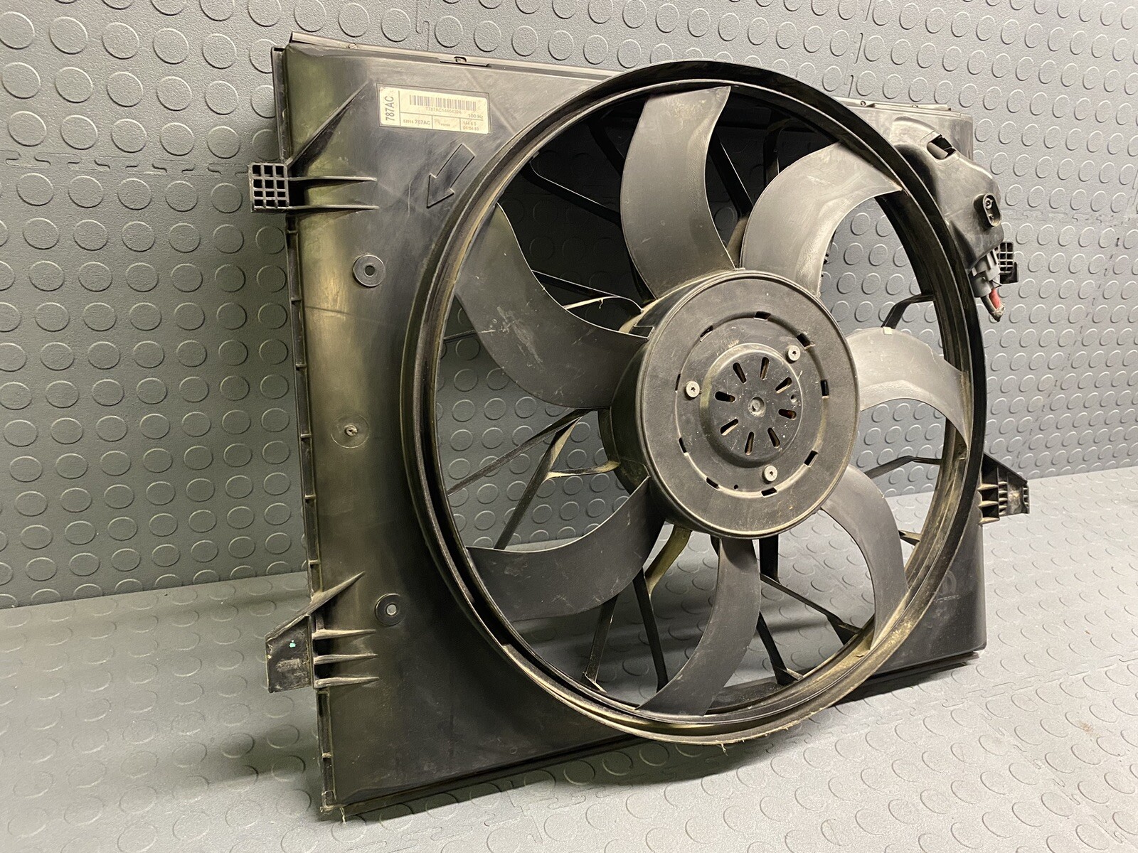 2011-2017 Dodge Durango Grand Cherokee V8 5.7 Radiator Cooling Fan 