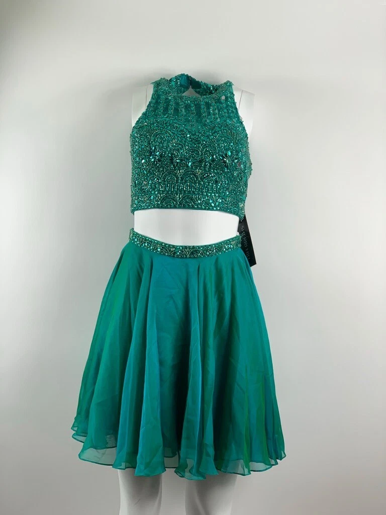 Two piece emerald shop green prom dress