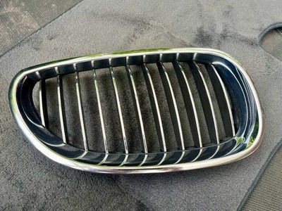 Original BMW  E60 E61  Ziergitter rechts Niere  51137065702 Chom 5er