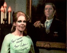 LARA PARKER AUTOGRAPHED 8x10 PHOTO+COA     BEST POSE ANGELIQUE FROM DARK SHADOWS