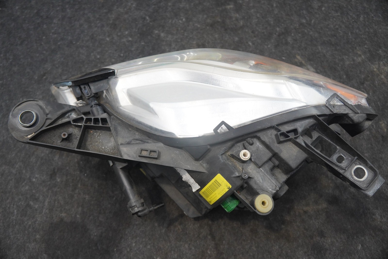 Front Right Headlight Headlamp 670006567 OEM Maserati Quattroporte M156 2014-16