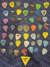 Guitar Picks Thin Medium Heavy Mixed Lot of 50. Fender, Dunlop, More. V9