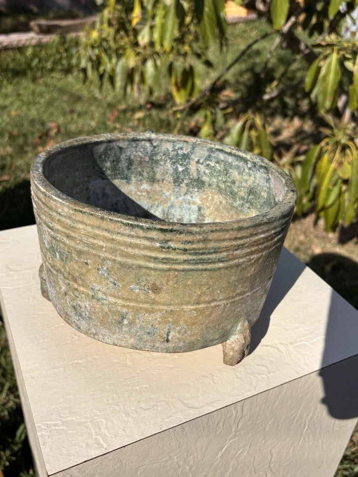 Trípode chino esmaltado con plomo verde Wenjiuzun quemador de incienso dinastía Han terracota Foto 2 de 4