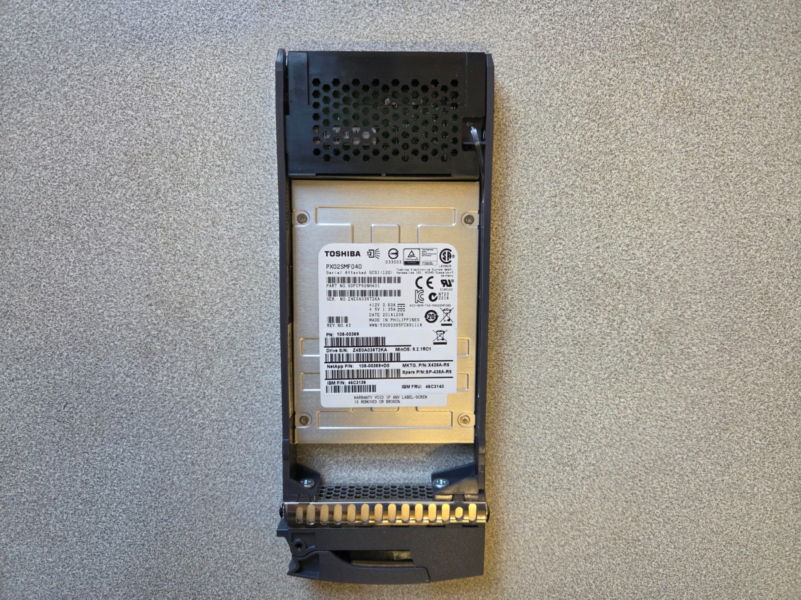 SSD SAS 400 Go Toshiba PX02SMF040 pour remplacer un disque dur de serveur lent
