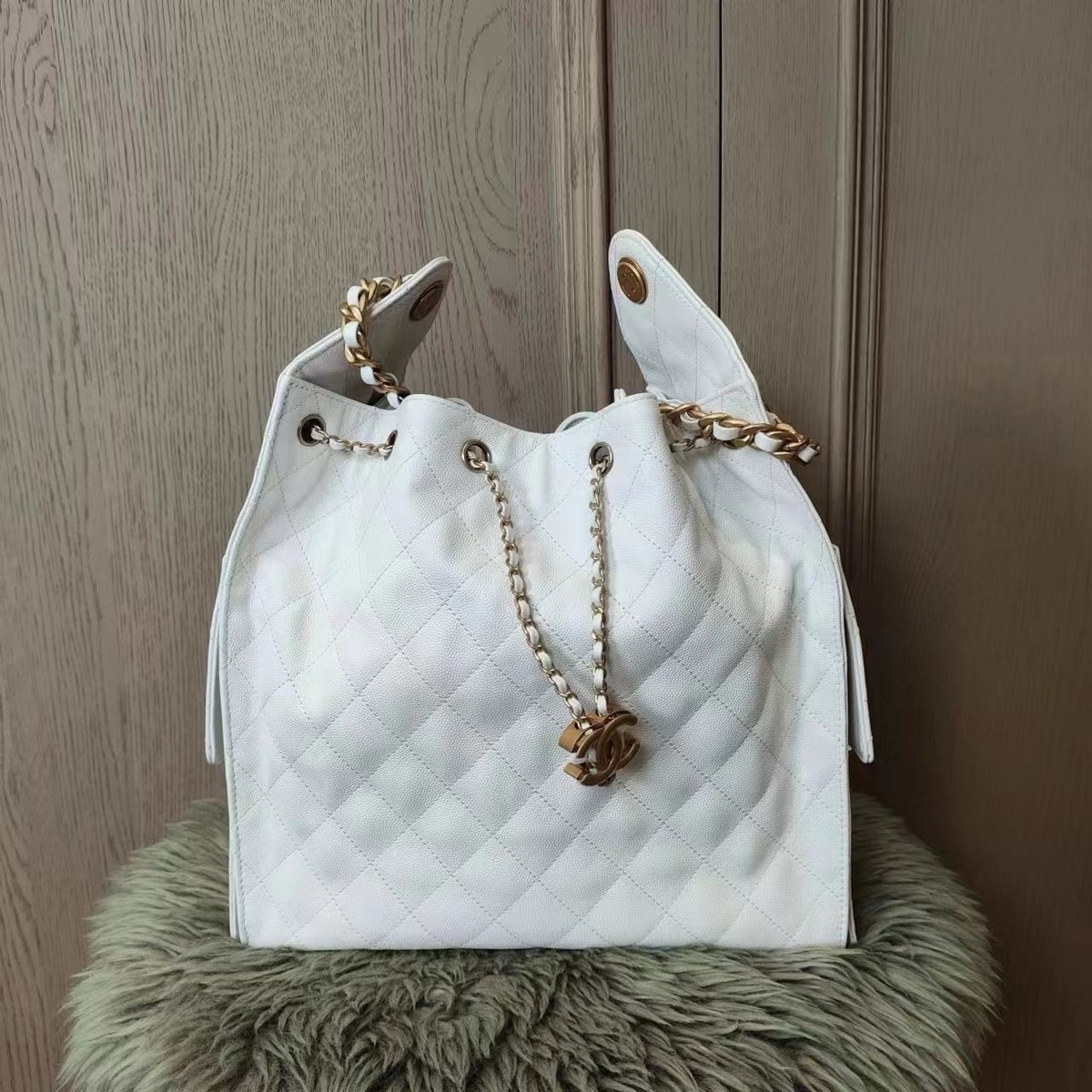 Brand New Chanel 25 Hobo Bag White Caviar Medium With Pouch Gold