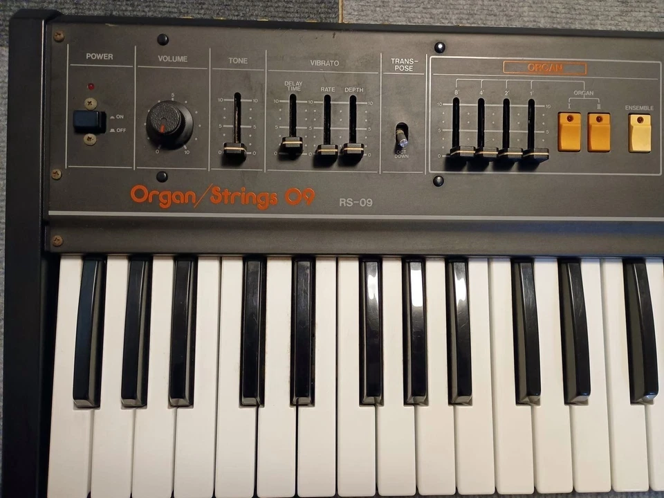 Roland RS-09 Organ Strings Synthesizer Vintage Free Shipping From Japan - Image 2 of 4