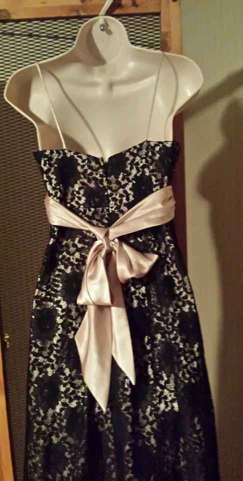VESTIDO MUJER BETSY & ADAM CORREA ESPAGUETI FORMAL BEIGE NEGRO CORDONES TALLA 4 Foto 3 de 4