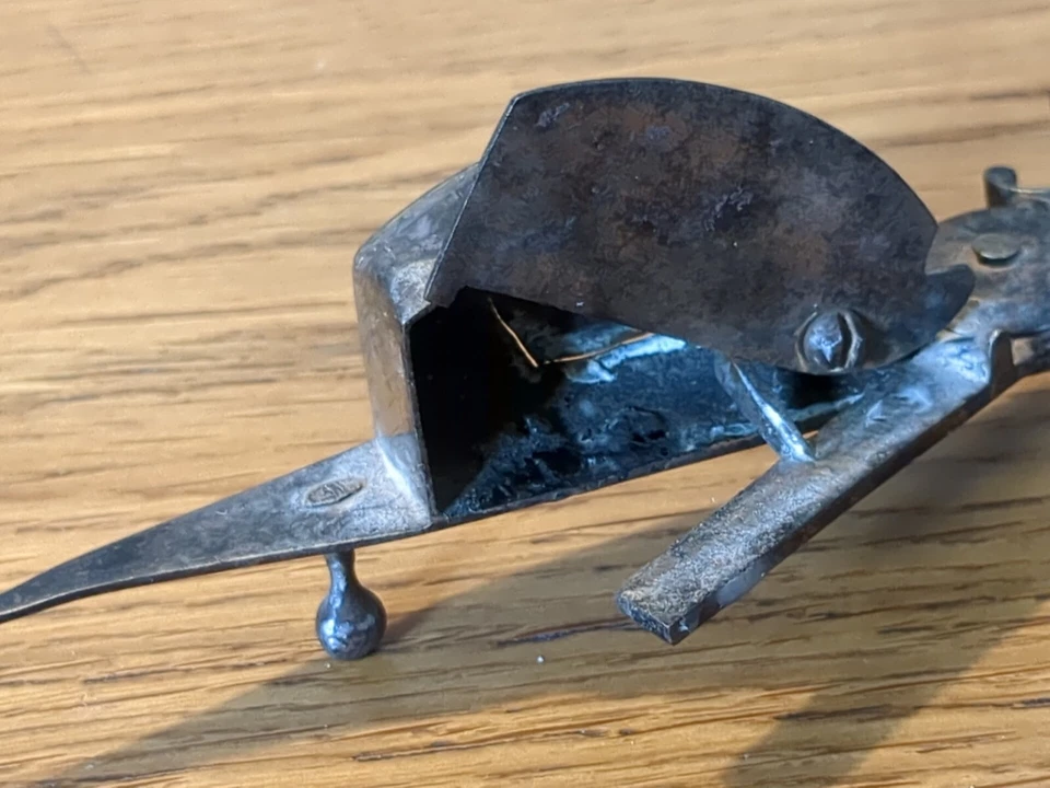 Ancienne Mouchette a Système Ciseaux Eteignoir a Bougie - Photo 3/4