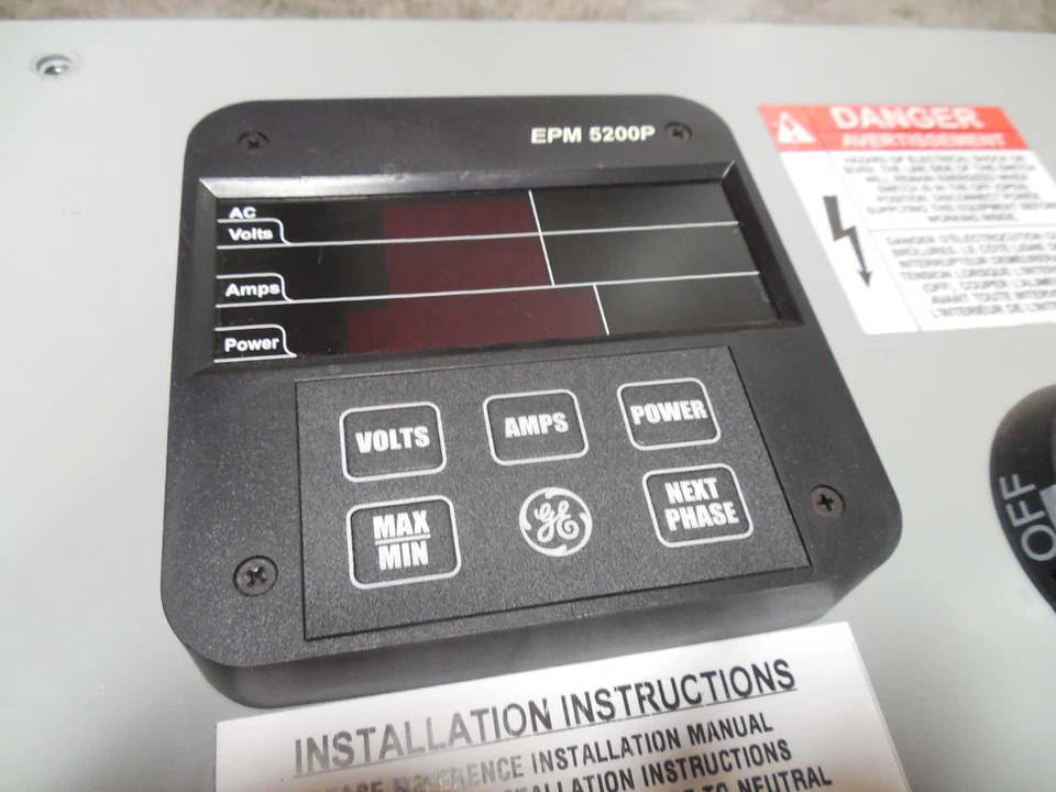 Medidor de potencia/desconexión General Electric APM2084E520 serie Spectra USADO Foto 2 de 4