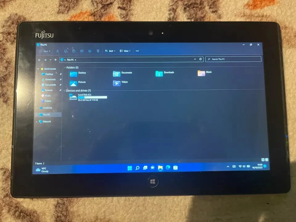 Fujitsu Stylistic Q702 Tablet & Keyboard 10.1 128GB SSD 4GB Ram Windows 11 - Image 4 of 4