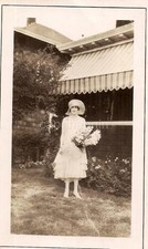 Lovely Floppy Hat Flapper Style Fashion Woman w/Flower Bouquet Vtg 1920s Photos