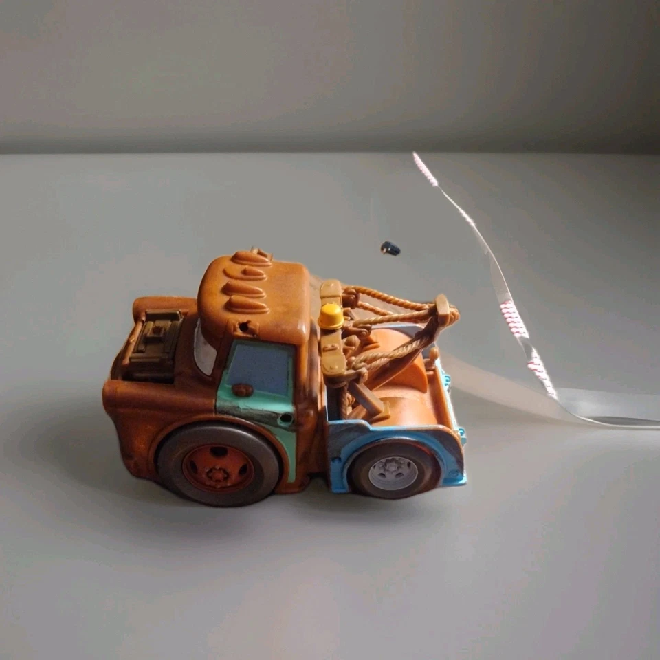 Disney Pixel Mater Coches Peluche Pixar Película Plástico Coche Remolque Foto 2 de 3