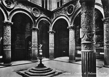 ITALY FLORENCE COURTYARD OF OLD PALACE