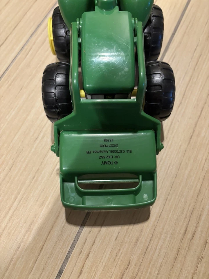 TOMY John Deere ERTL Red Barn Hay Loader Tractor Dump Truck ATV and Trailer - Image 2 of 4