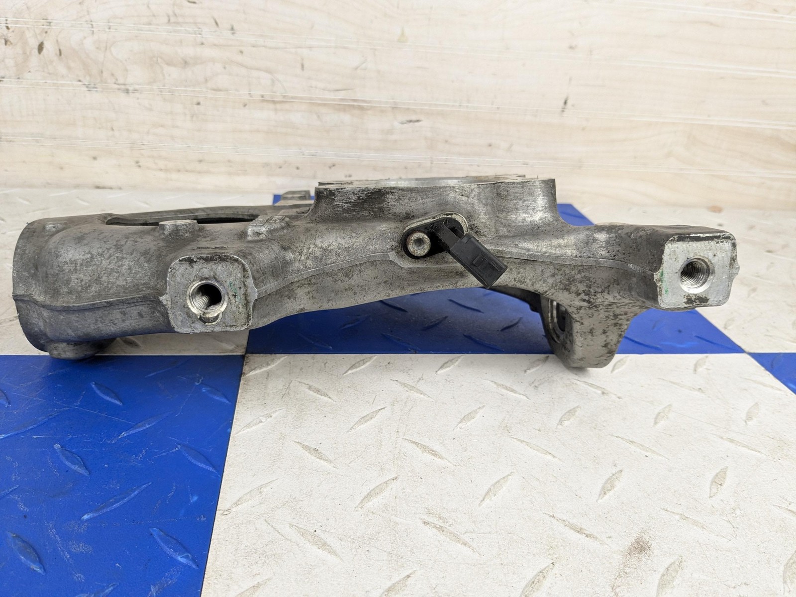 2017-2023 Audi R8 OEM Left Driver Front Steering Knuckle Spindle 4S0407254 13k