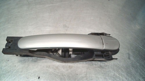 Skoda Octavia Combi 2.0 TDI DPF 1Z Türaussengriff R Bj 2007 Farbe Silber