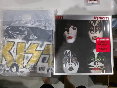 KISS DYNASTY 45th Anniversary LP - LTD ED Red & Black Vinyl + T-Shirt (M)